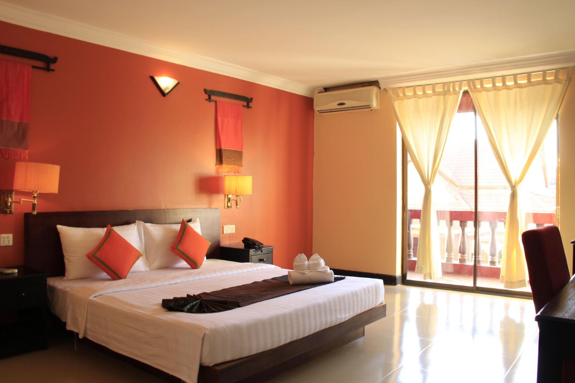 Mekong Angkor Palace Hotel Сием Реап Екстериор снимка