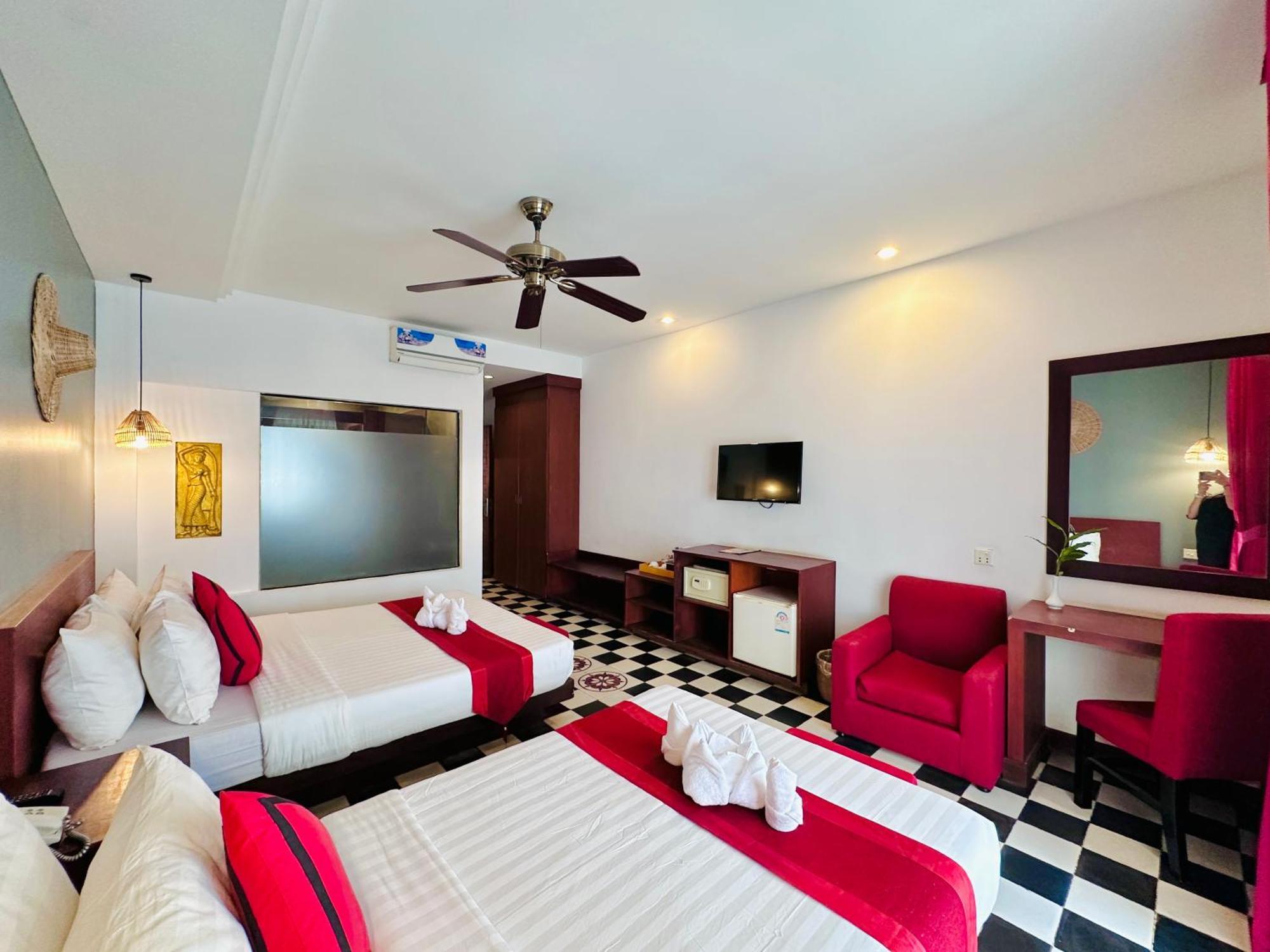 Mekong Angkor Palace Hotel Сием Реап Екстериор снимка