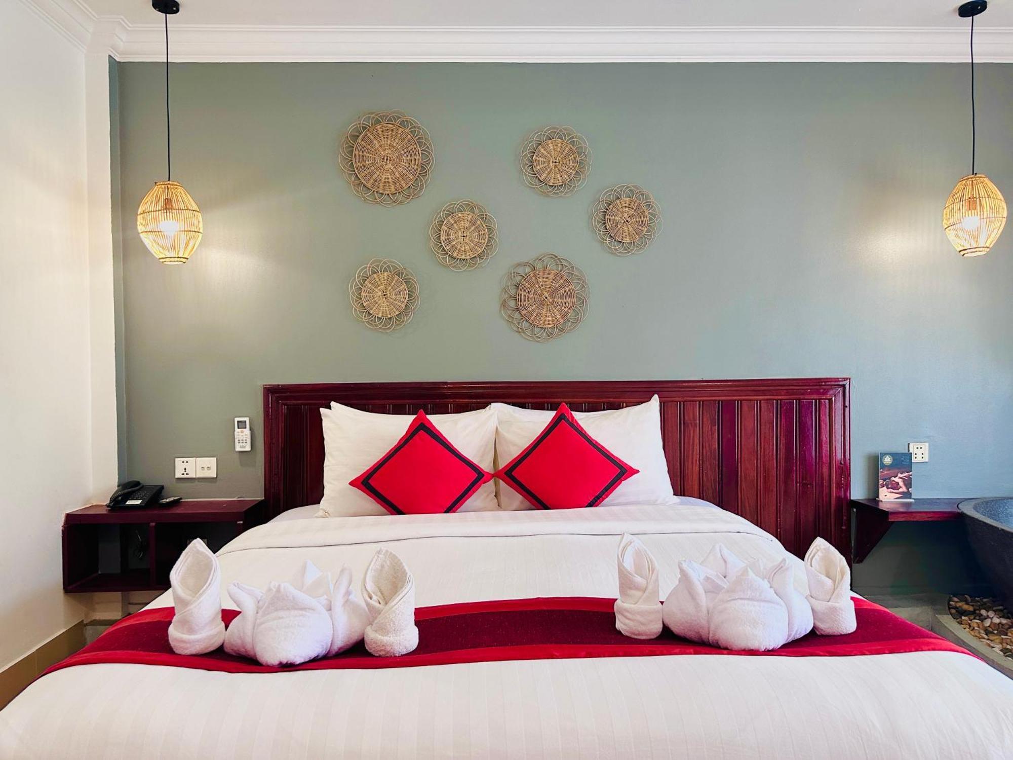 Mekong Angkor Palace Hotel Сием Реап Екстериор снимка